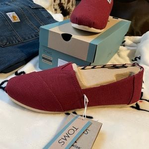 Womens red Toms size 10 Brand new